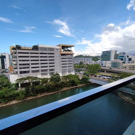 Restary - Black Pink, Loft E - Imago Shopping Mall - Kk City- 3Br,8Pax 来沙旅 黑粉主题公寓 - Loft E - Imago商场 - 泳池 - Kk市中心 - 3房8人 Kota Kinabalu Esterno foto