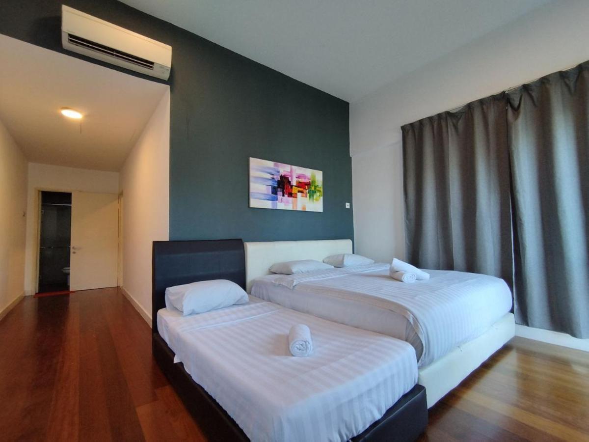 Restary - Black Pink, Loft E - Imago Shopping Mall - Kk City- 3Br,8Pax 来沙旅 黑粉主题公寓 - Loft E - Imago商场 - 泳池 - Kk市中心 - 3房8人 Kota Kinabalu Esterno foto